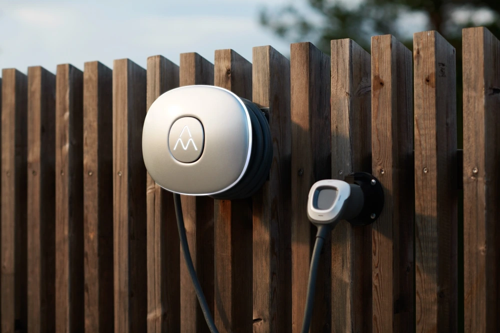 Charge Amps Halo laddbox installerad i en privat hemmiljö.