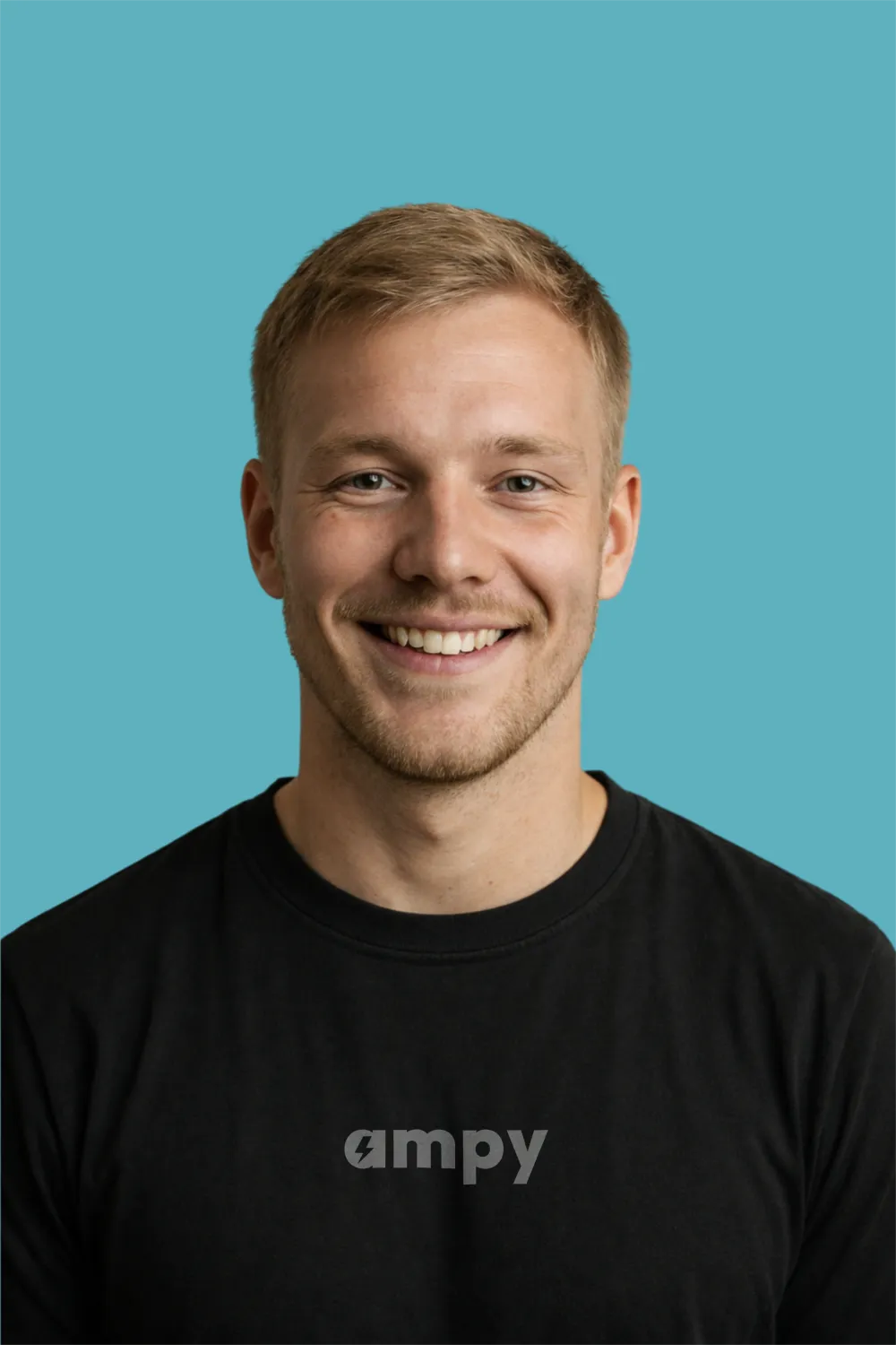 Edvin gustavsson är en full behörig elektriker hos Ampy som ansvarar för projektering, kvalitet och fackmannamässighet i varje installation.