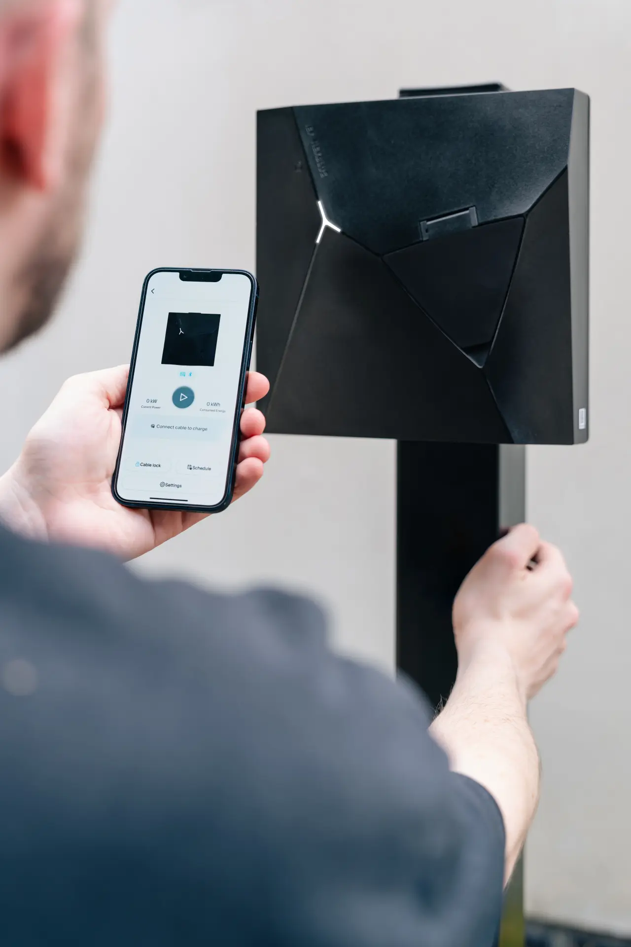 Skärmbild från Nexblue Edge 2 mobilapplikation för laddboxstyrning.