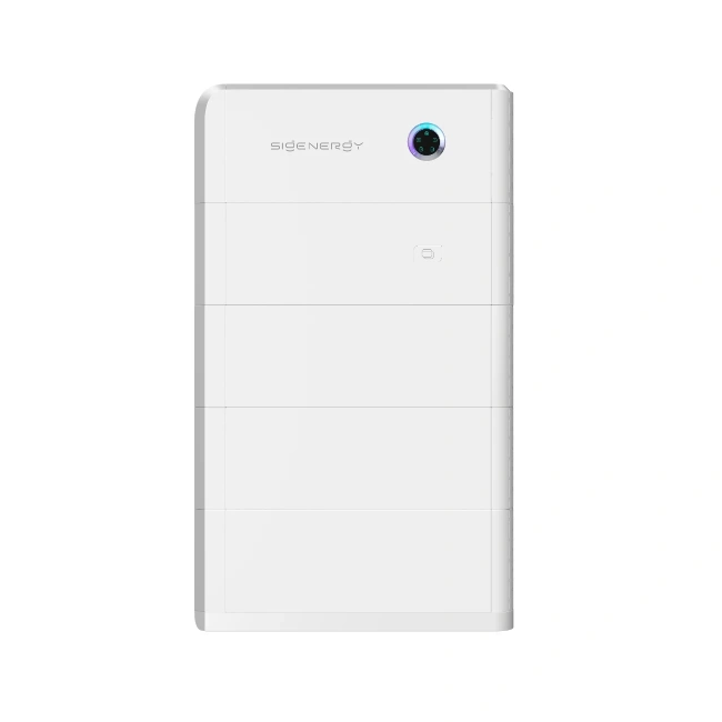 Stilren produktbild av Sigenstor batterilagring, ett modulärt energisystem.